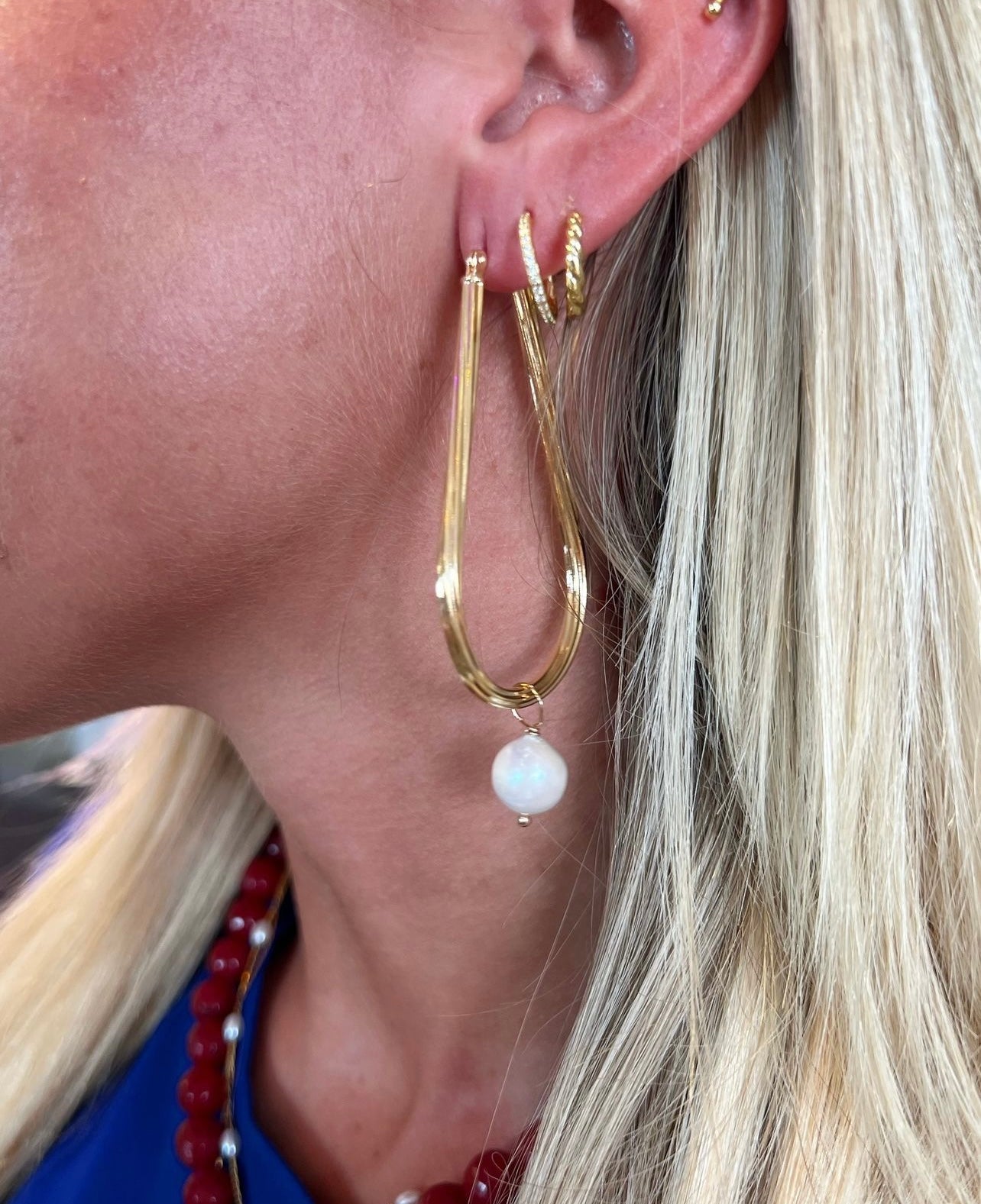 18k Gold Plate Signature Hoop Earrings W/pearl